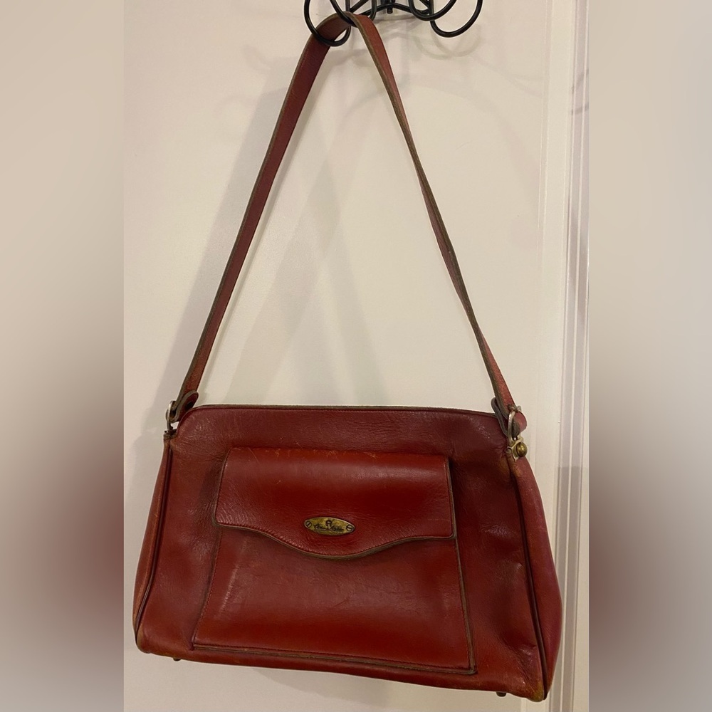 Etienne Aigner Shoulder Bag Handbag Vintage Medium Red Leather Zip Top w/Feet